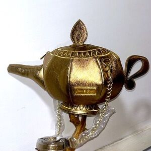 Stitch shoppe x Loungefly Disney Aladdin 30th Anniversary Genie Lamp Bag. NWOT
